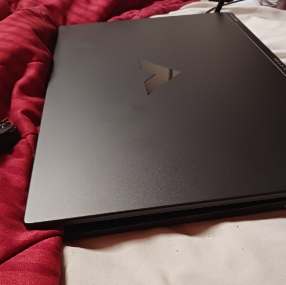 Laptop - Picture 2 of 2